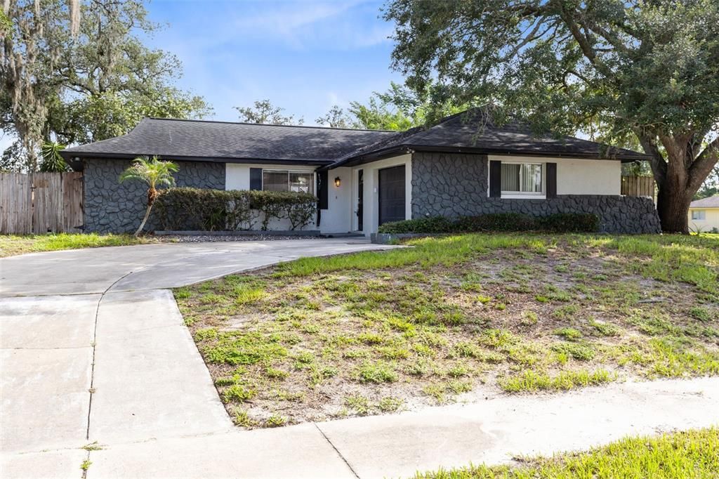 For Sale: $349,900 (3 beds, 2 baths, 1185 Square Feet)