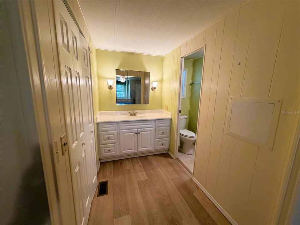 На продажу: $135,000 (2 спален, 2 ванн, 1008 Квадратных фут)
