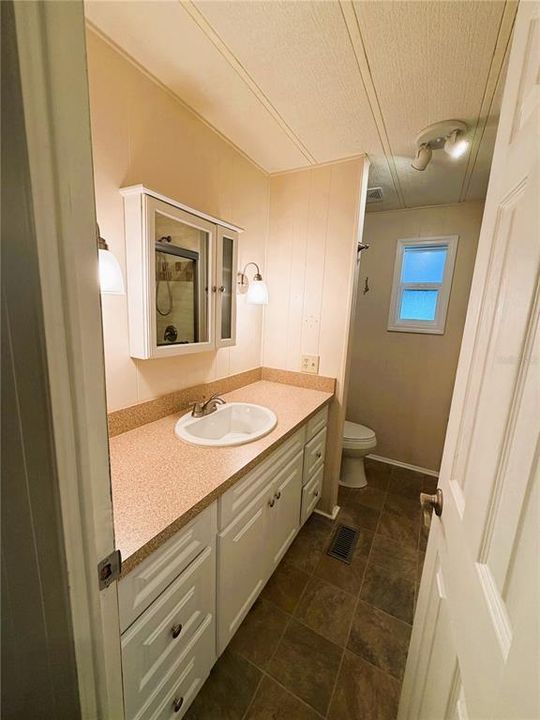 На продажу: $135,000 (2 спален, 2 ванн, 1008 Квадратных фут)