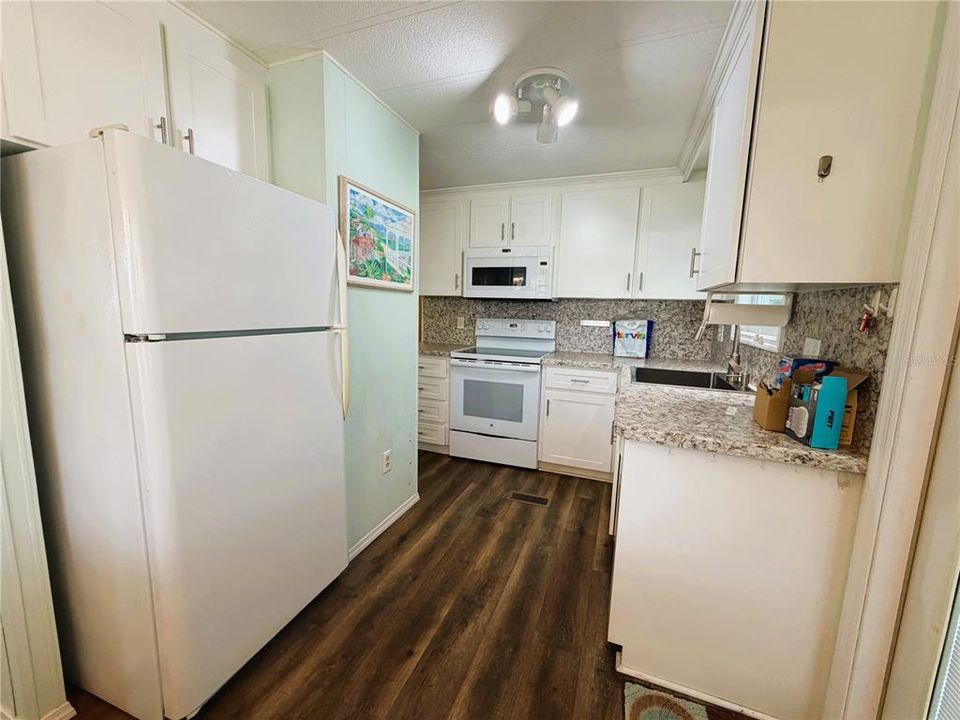 На продажу: $135,000 (2 спален, 2 ванн, 1008 Квадратных фут)