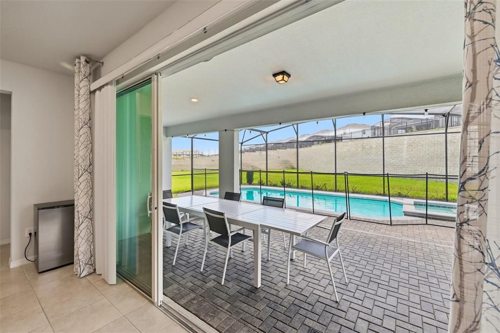 En Venta: $639,000 (8 camas, 6 baños, 4025 Pies cuadrados)