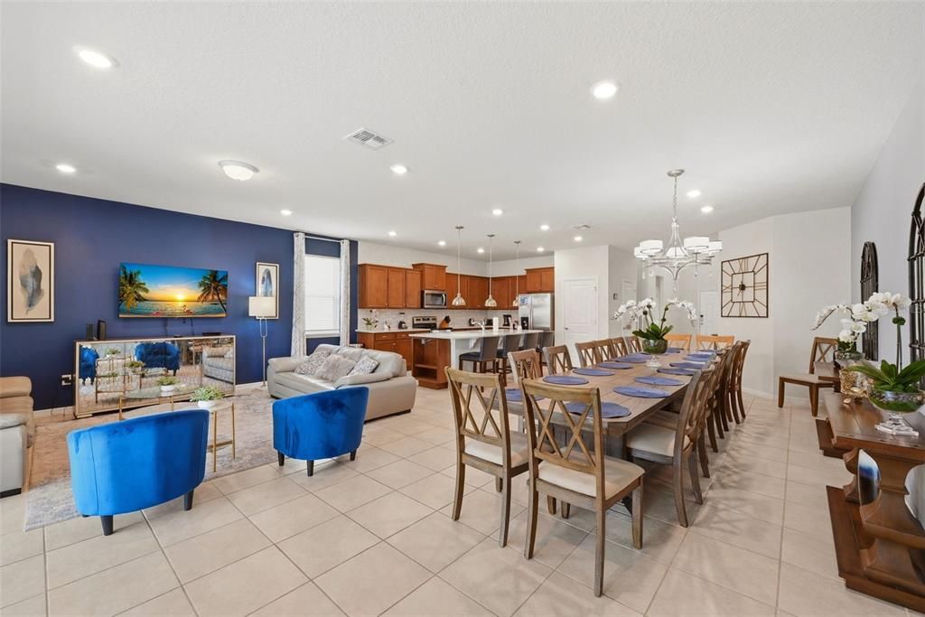 En Venta: $639,000 (8 camas, 6 baños, 4025 Pies cuadrados)