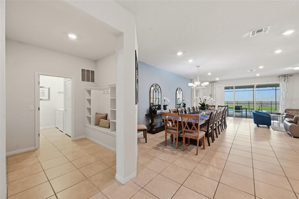 En Venta: $639,000 (8 camas, 6 baños, 4025 Pies cuadrados)