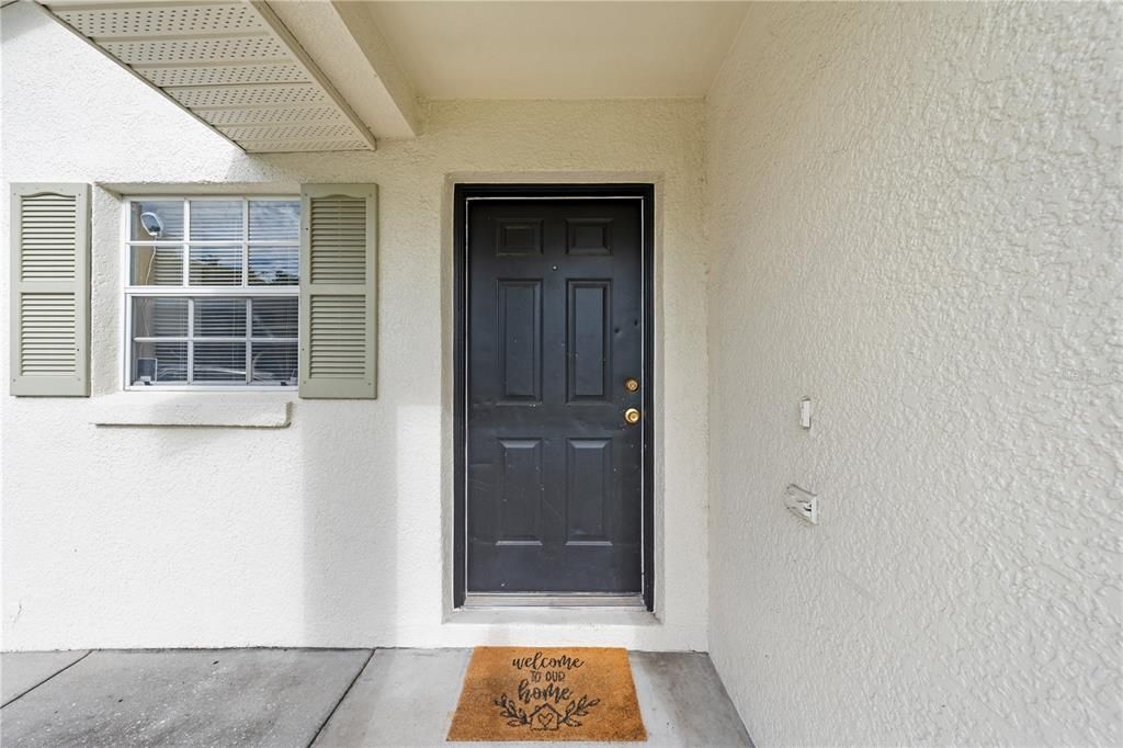 For Sale: $255,000 (2 beds, 1 baths, 888 Square Feet)