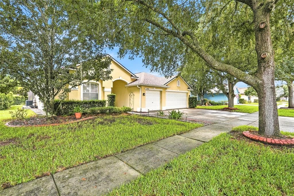 For Sale: $514,900 (4 beds, 3 baths, 2490 Square Feet)