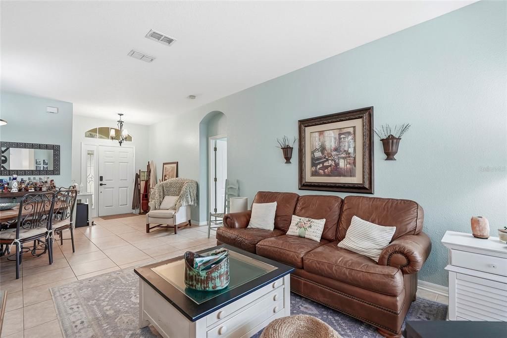 For Sale: $514,900 (4 beds, 3 baths, 2490 Square Feet)