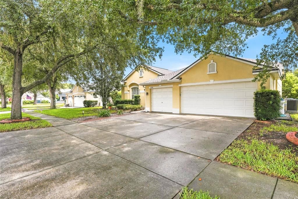 For Sale: $514,900 (4 beds, 3 baths, 2490 Square Feet)
