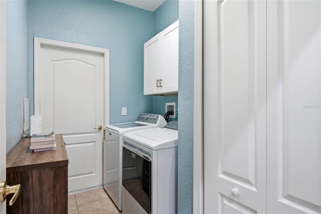 For Sale: $514,900 (4 beds, 3 baths, 2490 Square Feet)