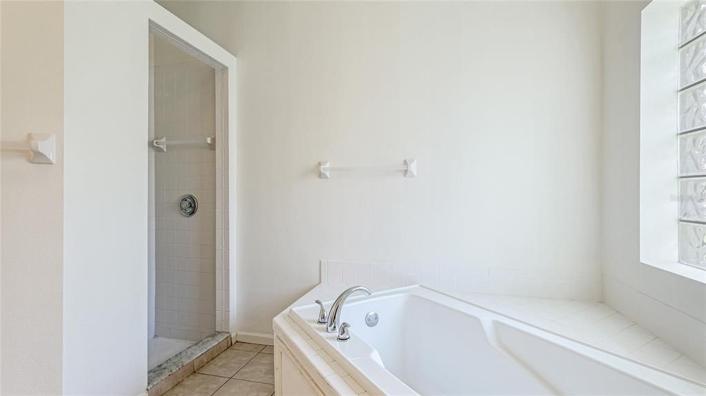 В аренду: $3,800 (4 спален, 3 ванн, 2077 Квадратных фут)