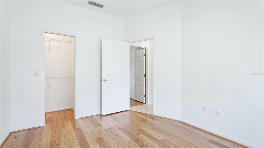 В аренду: $3,800 (4 спален, 3 ванн, 2077 Квадратных фут)
