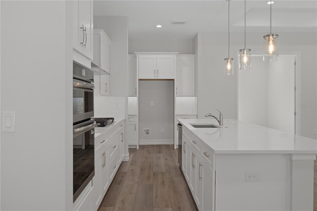 For Sale: $610,000 (3 beds, 3 baths, 2606 Square Feet)