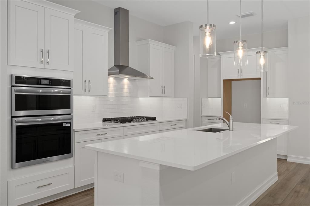 For Sale: $610,000 (3 beds, 3 baths, 2606 Square Feet)