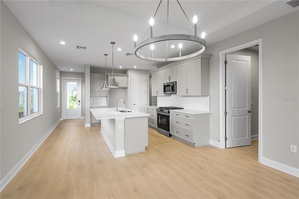На продажу: $449,990 (3 спален, 2 ванн, 1724 Квадратных фут)