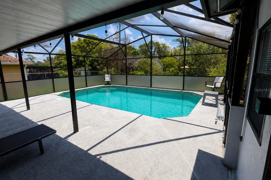For Sale: $334,900 (3 beds, 2 baths, 1471 Square Feet)