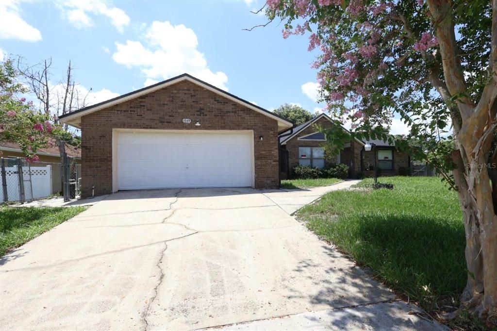 For Sale: $334,900 (3 beds, 2 baths, 1471 Square Feet)
