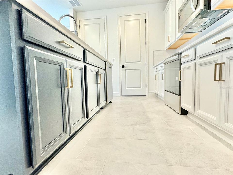 В аренду: $2,100 (1 спален, 1 ванн, 860 Квадратных фут)