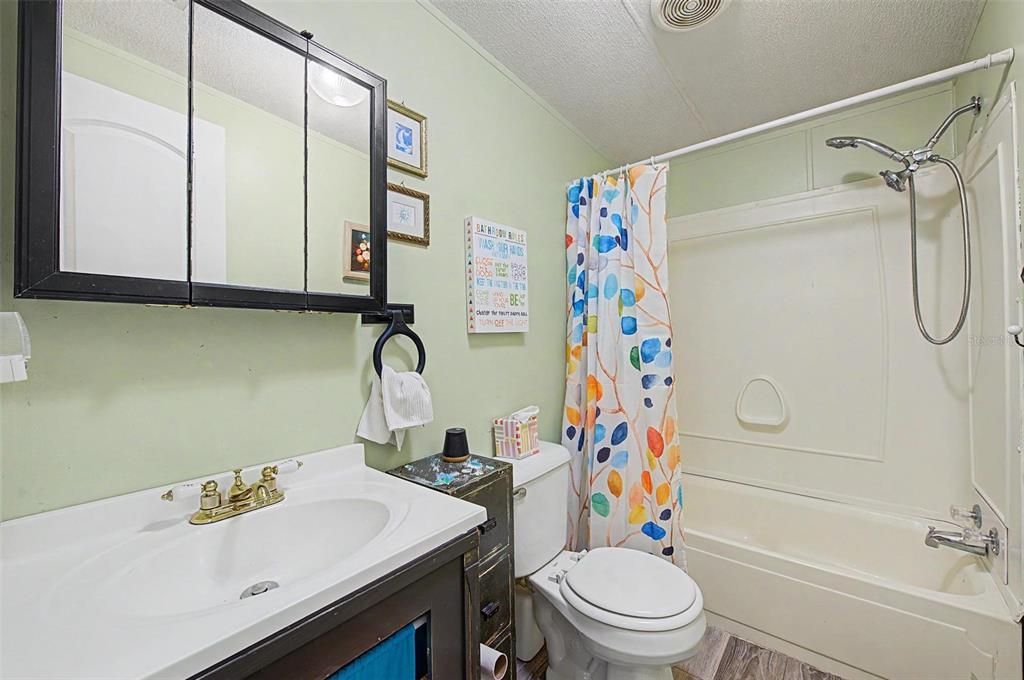 For Sale: $239,900 (3 beds, 2 baths, 1188 Square Feet)