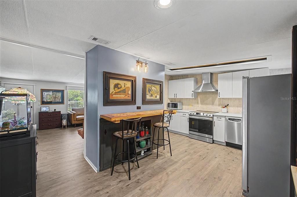 For Sale: $239,900 (3 beds, 2 baths, 1188 Square Feet)