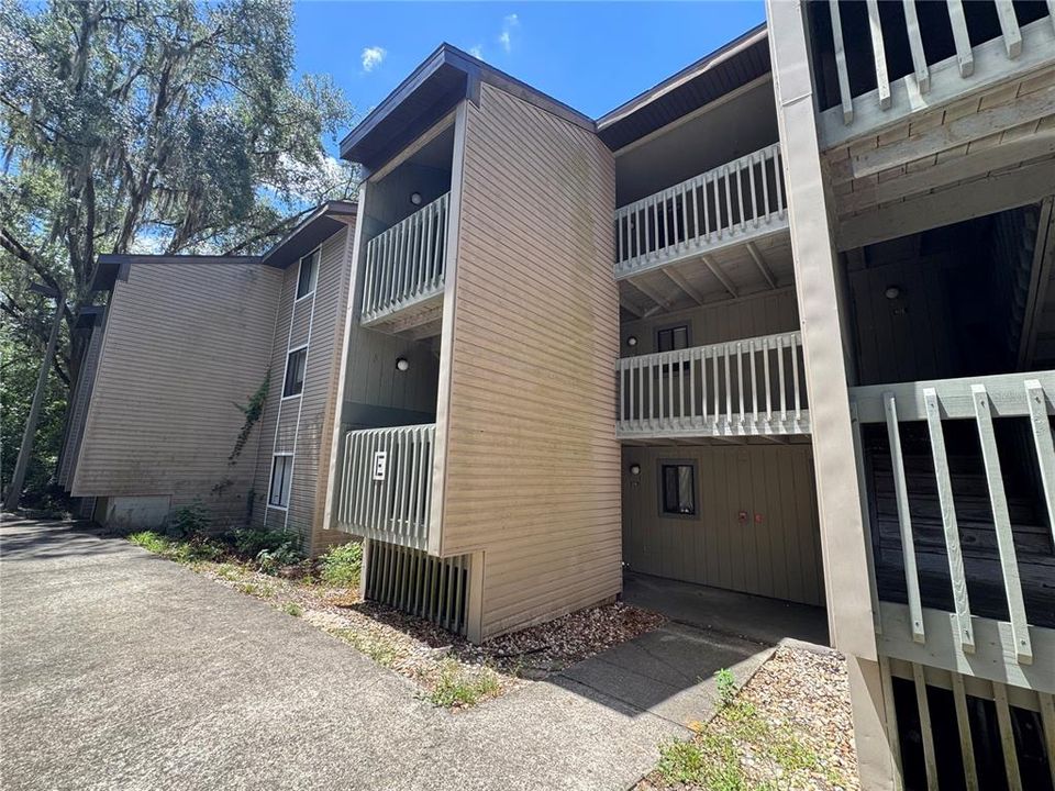 For Rent: $1,395 (2 beds, 2 baths, 874 Square Feet)