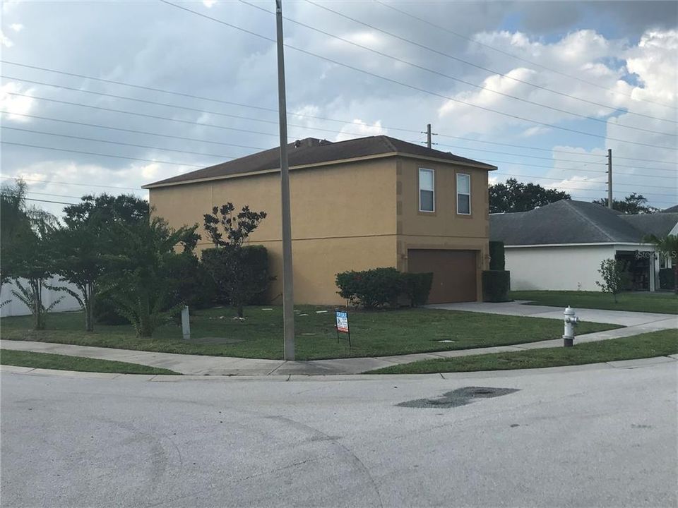 For Sale: $320,000 (4 beds, 2 baths, 2876 Square Feet)