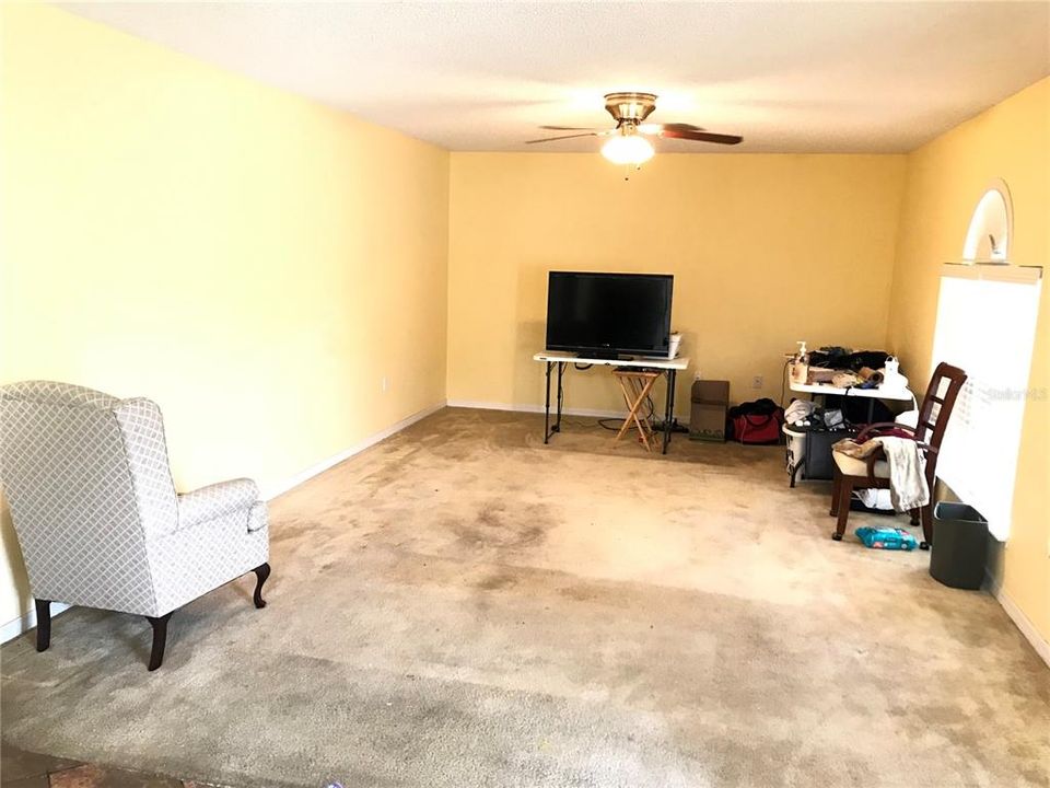 For Sale: $320,000 (4 beds, 2 baths, 2876 Square Feet)