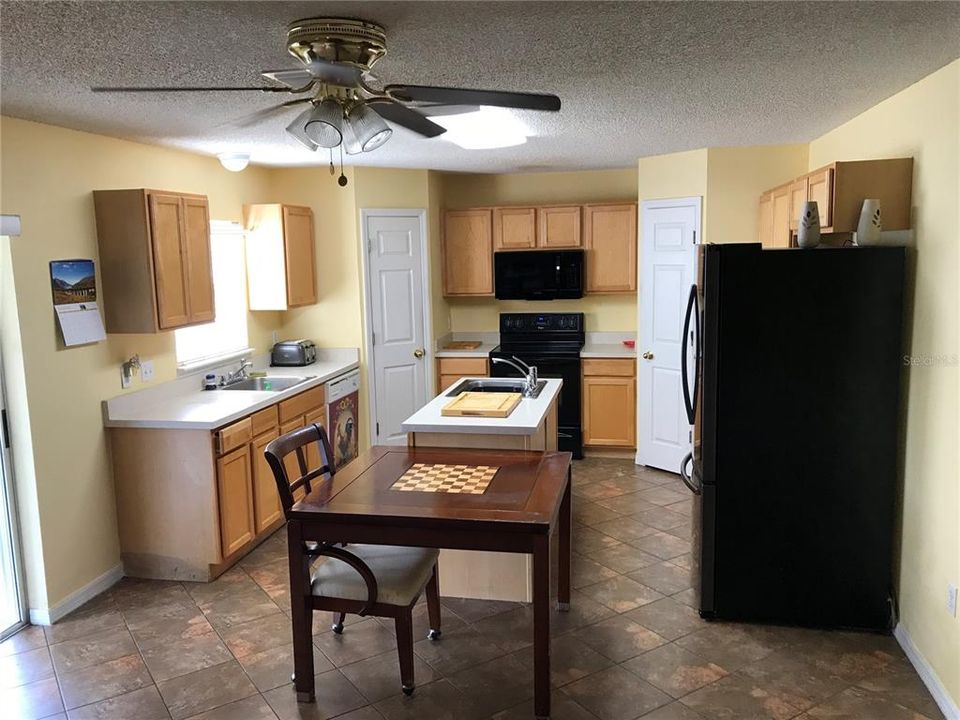 For Sale: $320,000 (4 beds, 2 baths, 2876 Square Feet)