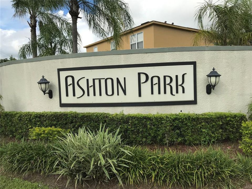 For Sale: $320,000 (4 beds, 2 baths, 2876 Square Feet)