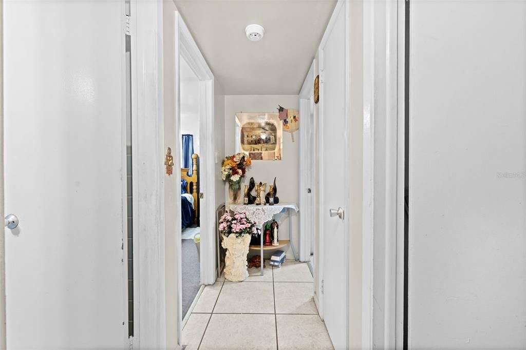 На продажу: $330,000 (3 спален, 2 ванн, 2048 Квадратных фут)