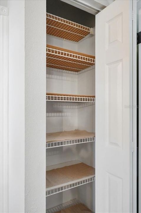На продажу: $189,900 (2 спален, 2 ванн, 930 Квадратных фут)