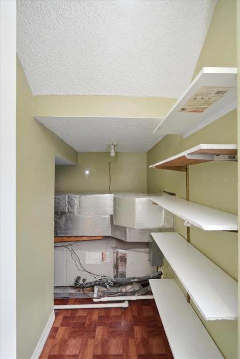 На продажу: $189,900 (2 спален, 2 ванн, 930 Квадратных фут)