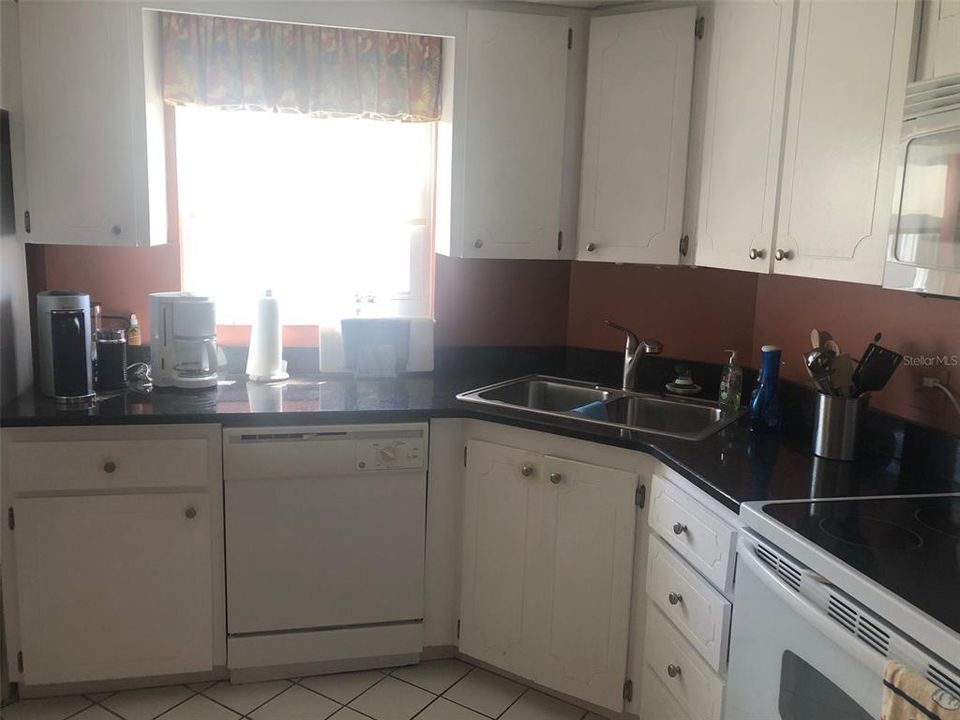 В аренду: $2,200 (2 спален, 2 ванн, 1140 Квадратных фут)