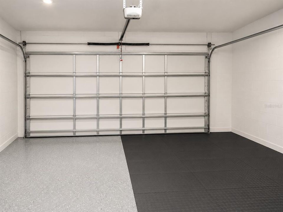 Activo con contrato: $3,300 (5 camas, 3 baños, 2316 Pies cuadrados)