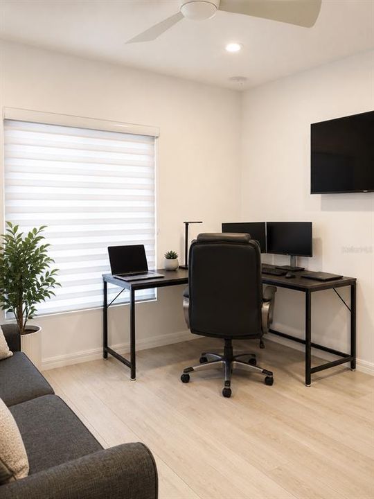 Activo con contrato: $3,300 (5 camas, 3 baños, 2316 Pies cuadrados)