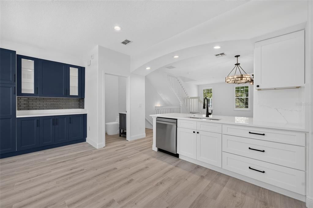 Active With Contract: $715,000 (3 beds, 3 baths, 2094 Square Feet)