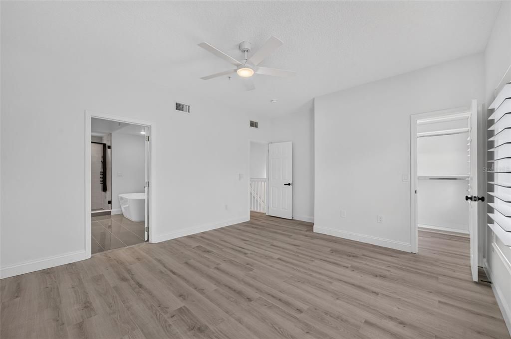 Active With Contract: $715,000 (3 beds, 3 baths, 2094 Square Feet)