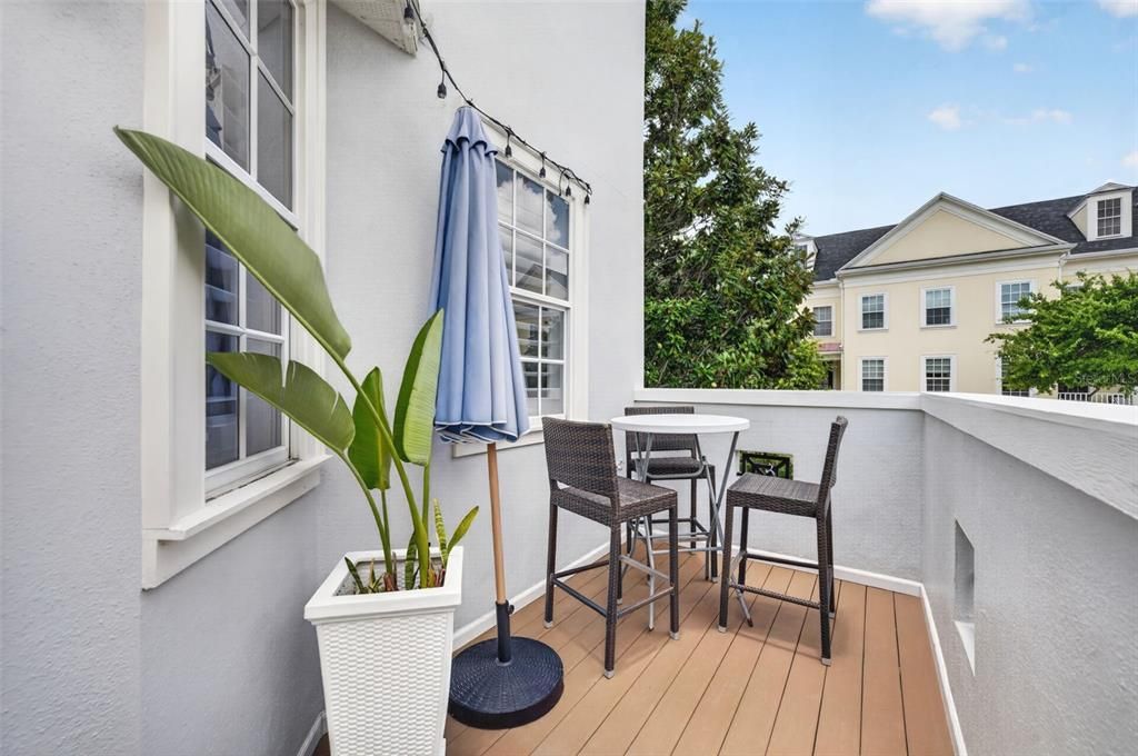 Active With Contract: $715,000 (3 beds, 3 baths, 2094 Square Feet)
