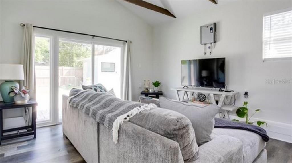 В аренду: $3,450 (3 спален, 2 ванн, 1150 Квадратных фут)