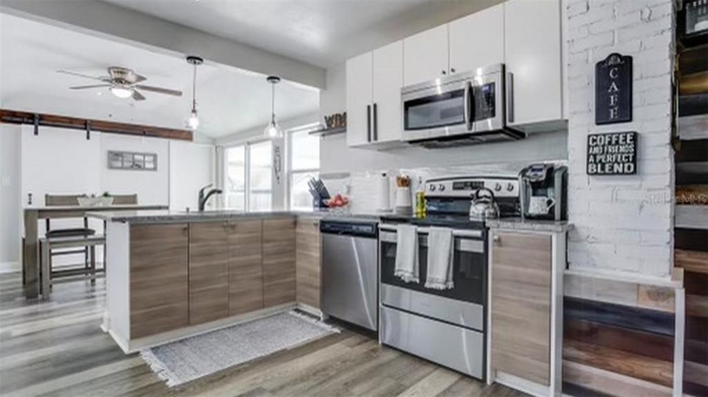 В аренду: $3,450 (3 спален, 2 ванн, 1150 Квадратных фут)