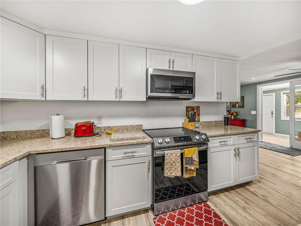 For Sale: $459,900 (4 beds, 2 baths, 2028 Square Feet)