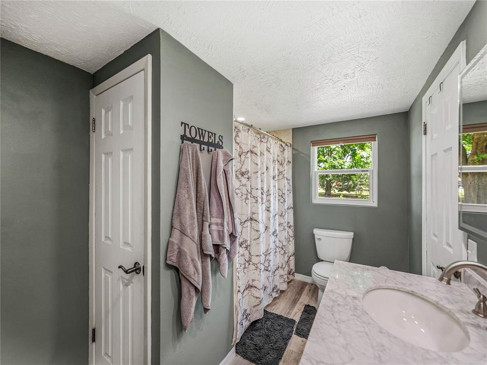 For Sale: $459,900 (4 beds, 2 baths, 2028 Square Feet)