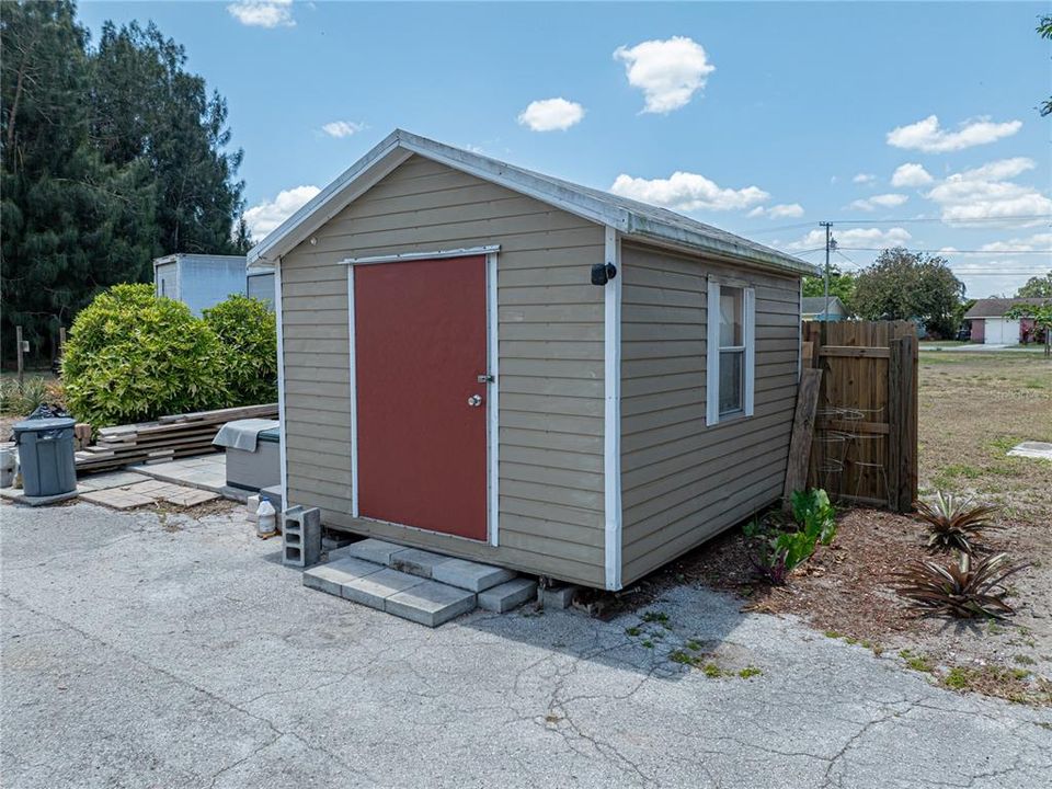 For Sale: $459,900 (4 beds, 2 baths, 2028 Square Feet)