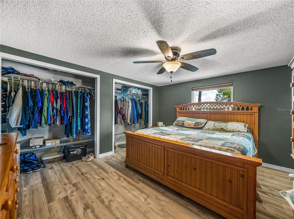 For Sale: $459,900 (4 beds, 2 baths, 2028 Square Feet)