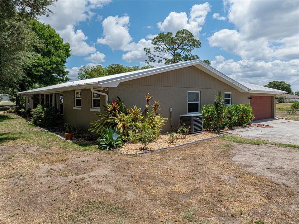 For Sale: $459,900 (4 beds, 2 baths, 2028 Square Feet)