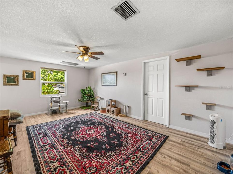 For Sale: $459,900 (4 beds, 2 baths, 2028 Square Feet)