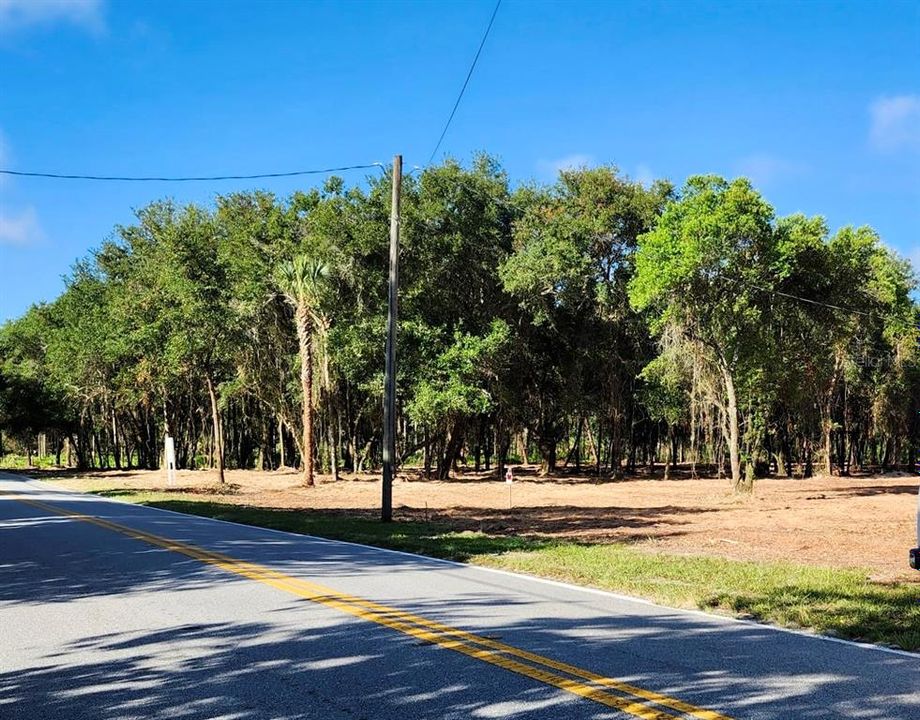 待售: $799,000 (9.63 acres)