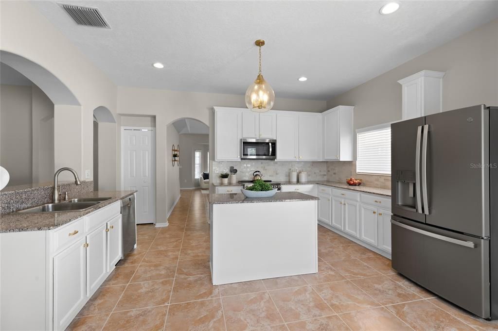For Sale: $589,900 (6 beds, 3 baths, 3029 Square Feet)
