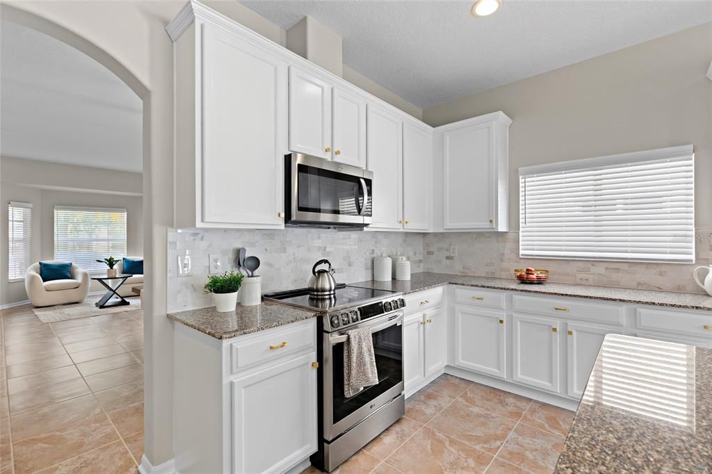 For Sale: $589,900 (6 beds, 3 baths, 3029 Square Feet)