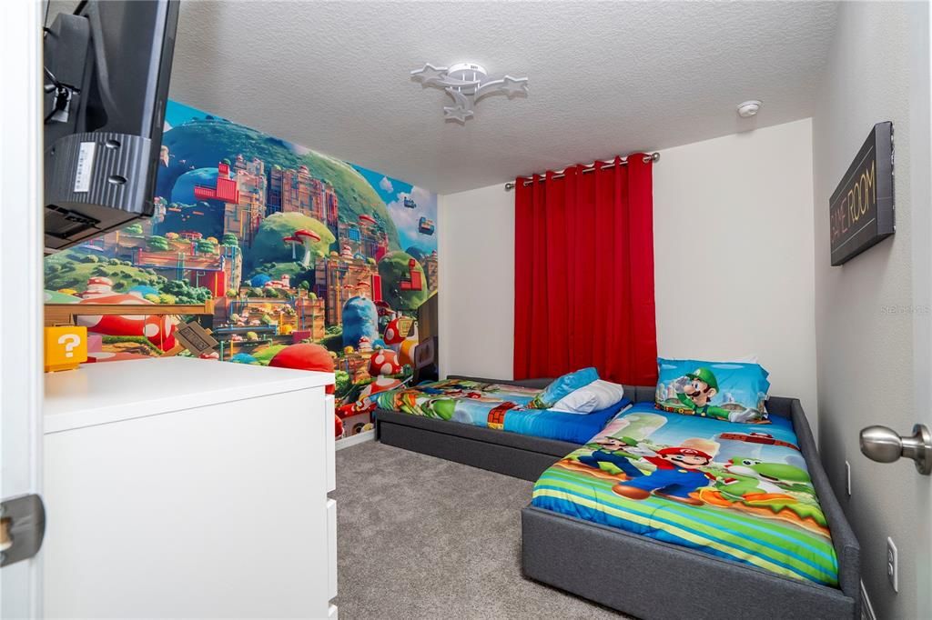 For Sale: $450,000 (4 beds, 4 baths, 2145 Square Feet)
