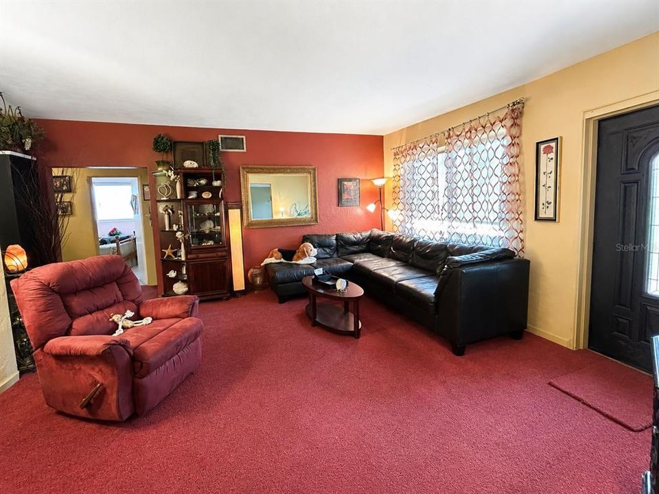 En Venta: $250,000 (4 camas, 2 baños, 1396 Pies cuadrados)