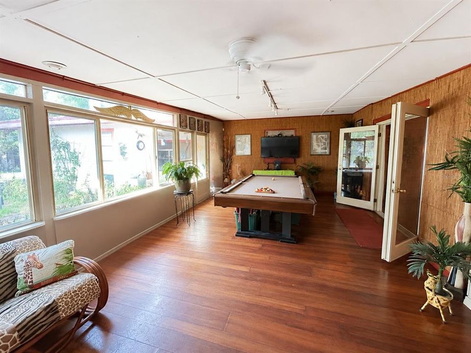 En Venta: $250,000 (4 camas, 2 baños, 1396 Pies cuadrados)
